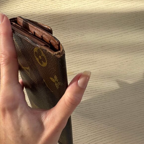 Louis Vuitton Monogram Sarah Wallet — Vintage - Picture 5 of 11